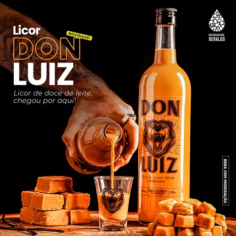 Licor Don Luiz sendo servido com caramelo